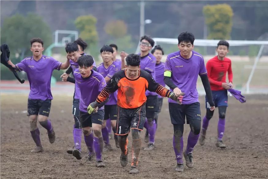 B体育-国内足球职业联赛精彩瞬间回顾，动人心弦