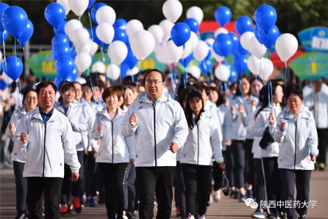 B体育-选手飒爽英姿，赛场风云变幻